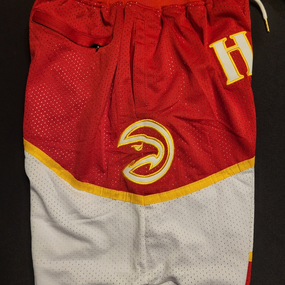 HAWKS BASKETBALL SHORTS Highest Quality so thick and nice perfect NWOT - Picture 2 of 4